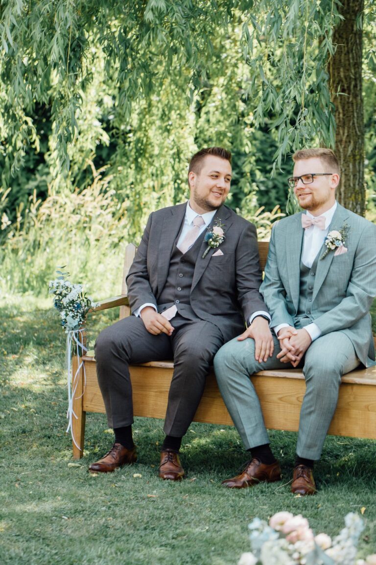 Freie Trauung im Garten - Felix und Yannick am Steinbachhof